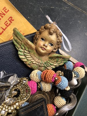 Lot 67 - A large collection of jewellery and...