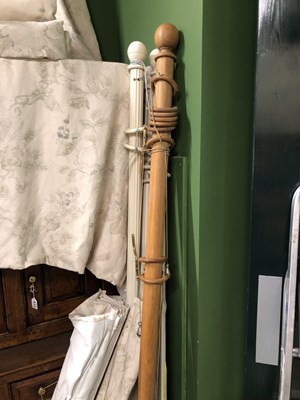 Lot 17 - A pair of cream ground blinds printed with...