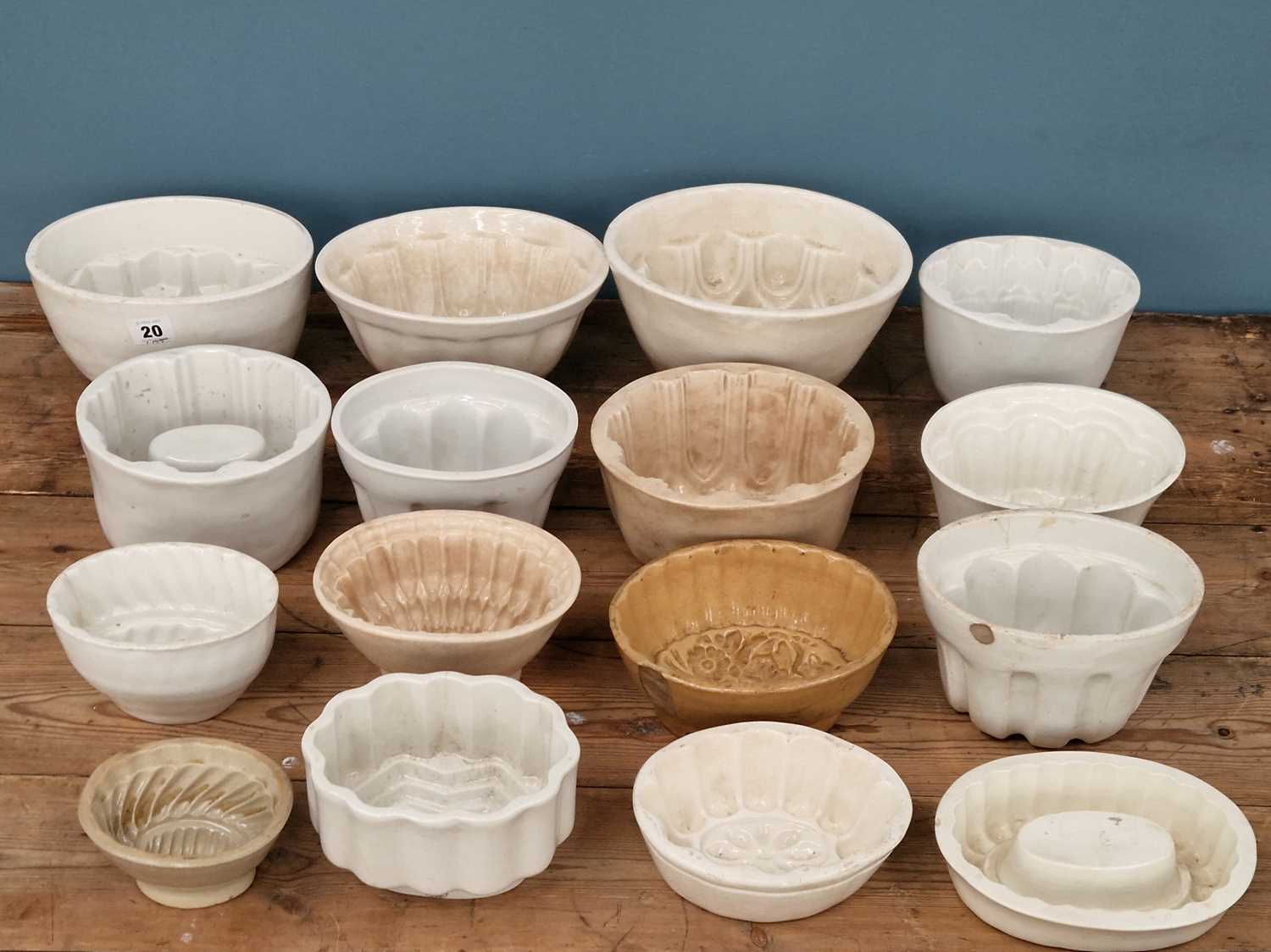 Lot 20 - A large collection of antique and later...
