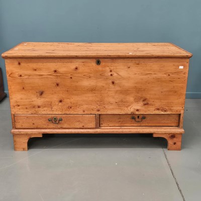Lot 1367 - An early 19th-century pine mule chest