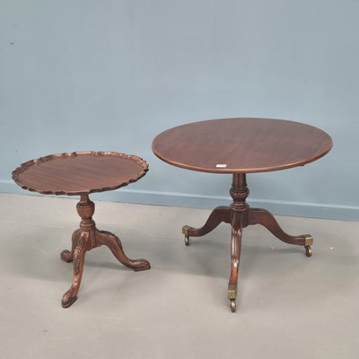 Lot 739 - A Georgian style lop tripod table with pie...