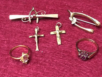 Lot 123 - Jewellery - 9ct gold hallmarked two crucifix...
