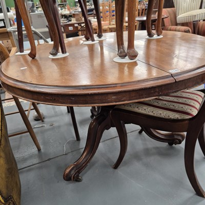 Lot 1145 - A Victorian breakfast table