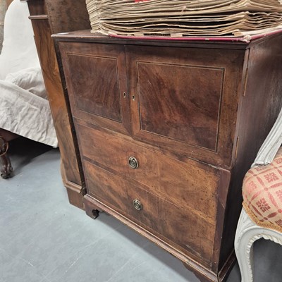 Lot 1164 - A georgian mahogany night stand