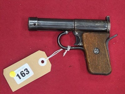 Lot 163 - Airgun.- A Tell model II air pistol.
