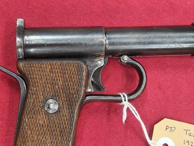 Lot 163 - Airgun.- A Tell model II air pistol.
