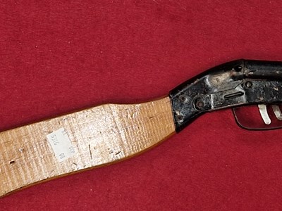 Lot 172 - Air rifle. Un-named break barrel "cork gun" or...