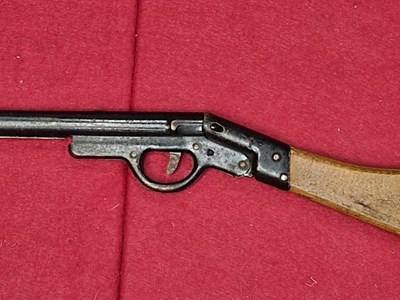 Lot 172 - Air rifle. Un-named break barrel "cork gun" or...