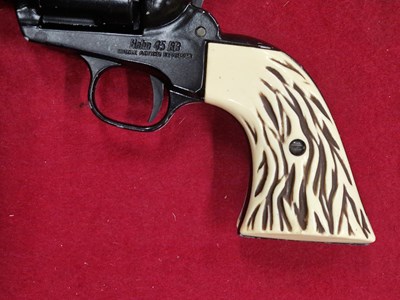 Lot 185 - Airgun.- A Crossman Pellgun "single action 6"...