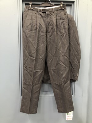 Lot 148 - Clothing - A gents Harvey Nichols wool suit,...
