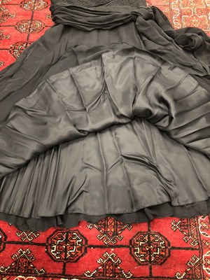 Lot 149 - Clothing - A Jaeger strapless silk black...