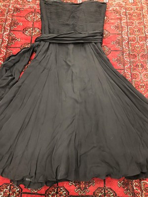 Lot 149 - Clothing - A Jaeger strapless silk black...