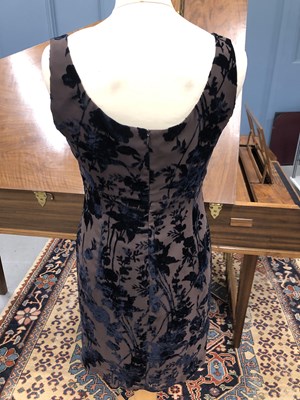 Lot 150 - A Pallo De Gerard brown and navy flocked...