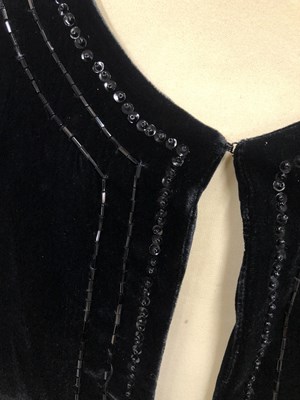 Lot 150 - A Pallo De Gerard brown and navy flocked...