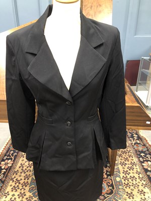 Lot 150 - A Pallo De Gerard brown and navy flocked...