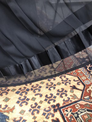 Lot 129 - Clothing - A Frank Usher silk black and white...