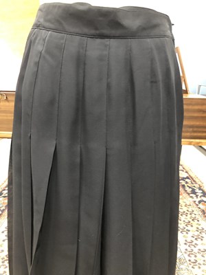 Lot 129 - Clothing - A Frank Usher silk black and white...