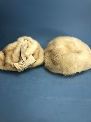 Lot 136 - A collection of fur hats, stoles, scarves, etc.