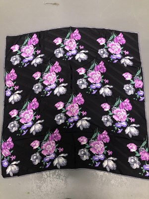 Lot 138 - Scarves- to include Aquascutum,Richard Allen,...