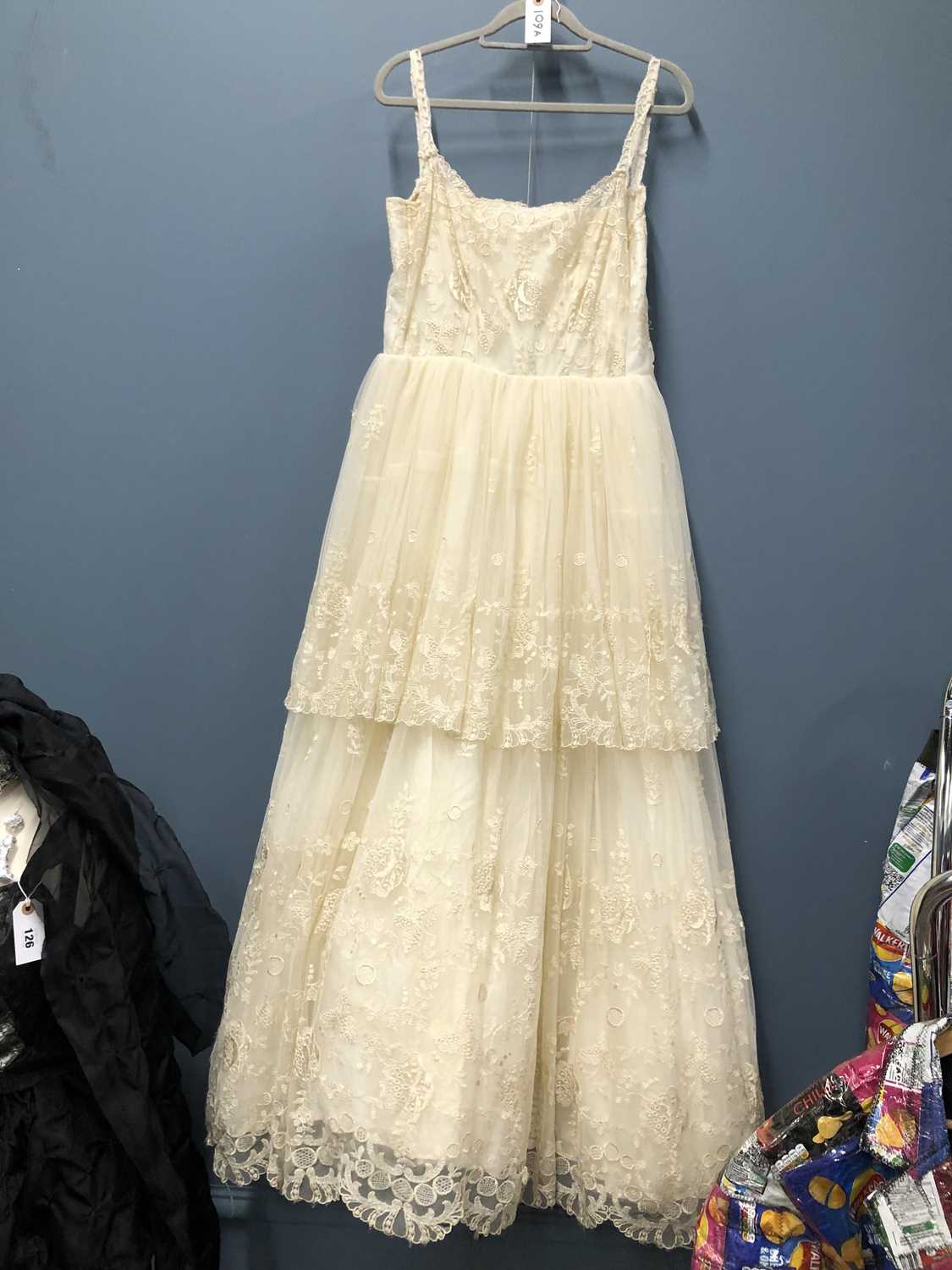 Lot 109 - Vintage lace wedding dress, size 12 Fashion...