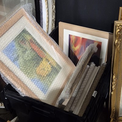 Lot 1724 - A collective group of new gallery artworks,...