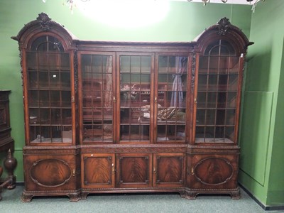 Lot 1473 - A large George III-style mahogany library...