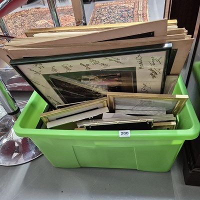 Lot 200 - A collection of decorative prints and...