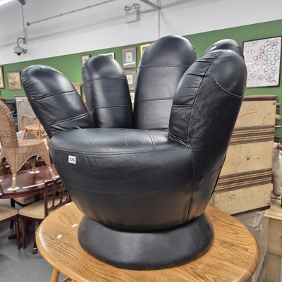 Lot 276 - A 'hand' chair