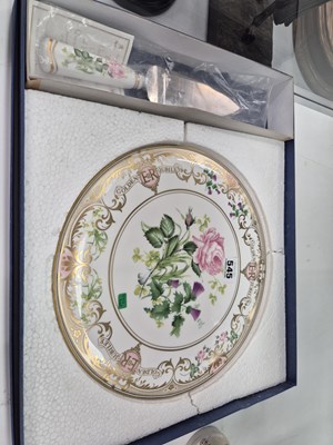 Lot 545 - A boxed Spode golden wedding cake stand and...