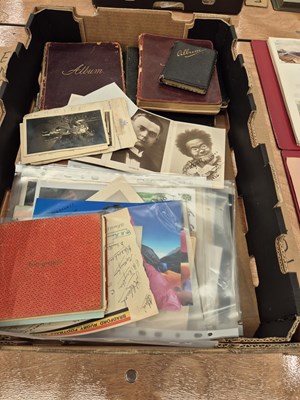 Lot 572 - Early 20th century autograph books from...