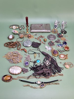 Lot 1104 - Vintage jewellery, watches and collectables,...