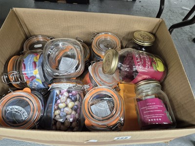 Lot 722 - A box of kilner jars