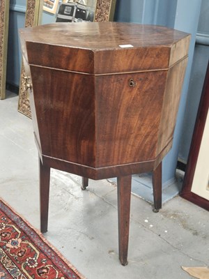 Lot 1228 - A late Georgian mahogany celleratte of...