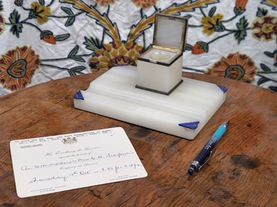 Lot 1724 - An Asprey's white onyx and lapis lazuli...