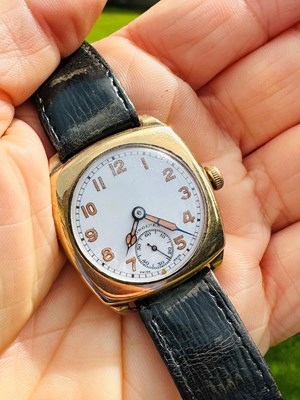 Lot 1036 - A gentlemen's Longines wristwatch with signed...