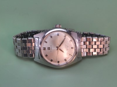 Lot 1777 - A vintage gentleman's Tissot automatic Seastar...