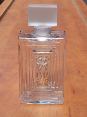 Lot 1743 - A large Lalique, Duncan No. 3, clear and...