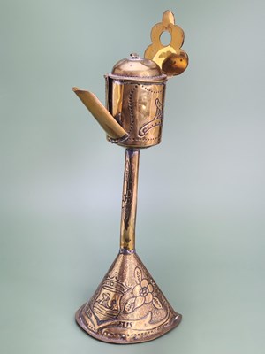 Lot 1843 - An antique Dutch-type brass table-top oil lamp...