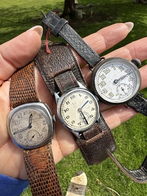 Lot 1087 - A group of three antique wristwatches,...
