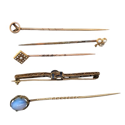 Lot 1026 - A group of antique gold jewellery: an openwork...