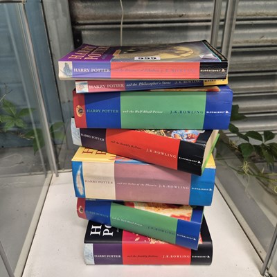 Lot 555 - Seven Harry Potter books