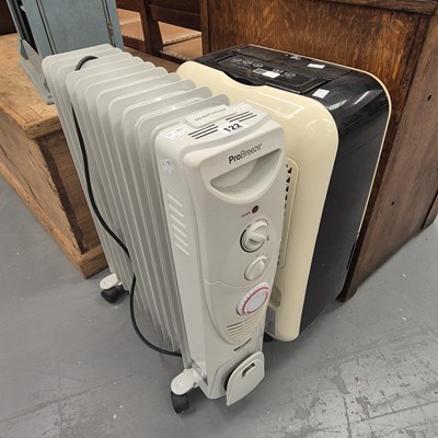 Lot 122 - A ProBreeze electric radiator and an EasyHome...