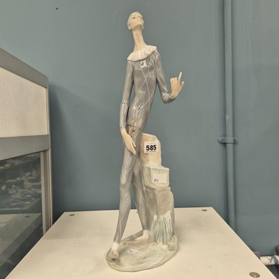 Lot 585 - A Lladro porcleian figure of harlequin