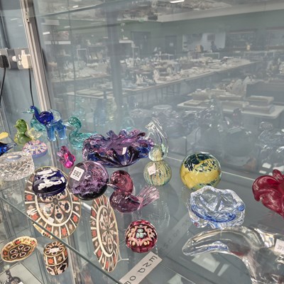 Lot 592 - Baccarat, Caithness and Mdina glass...