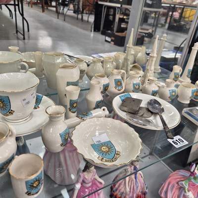 Lot 610 - A collection of Goss porcelains bearing...