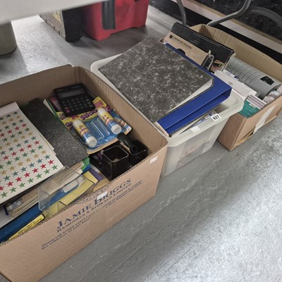 Lot 627 - A laminating machine, office equipment,...