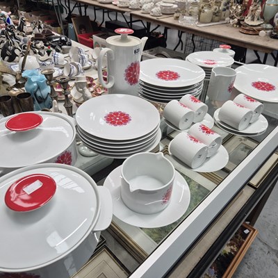 Lot 628 - A Thomas porcelain red rosette decorated part...