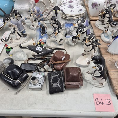 Lot 634 - A collection of Franklin Mint porcelain...