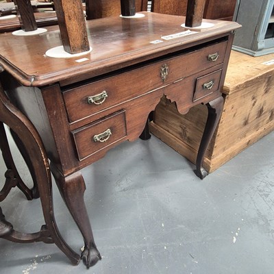 Lot 129 - A George III mahogany lowboy side table with...