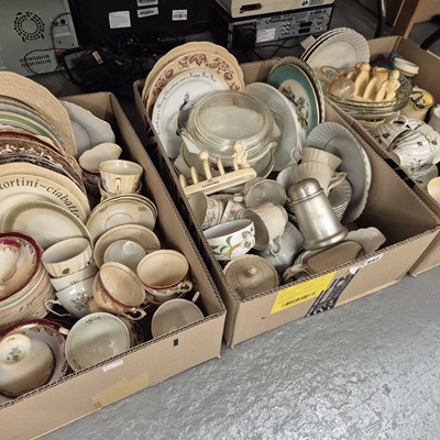 Lot 643 - Plates, tea wares and kitchen crockery